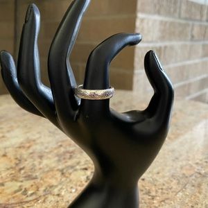 simple silver speckled fashion ring